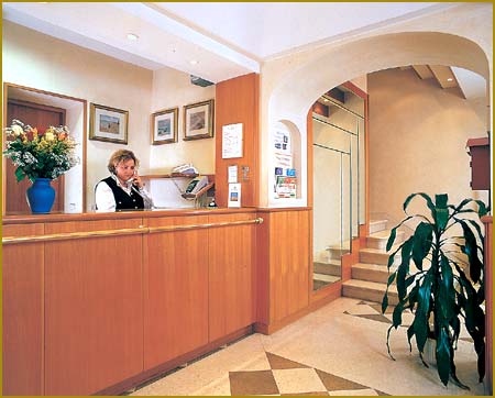 Hotel Marconi Roma fotoreception.jpg